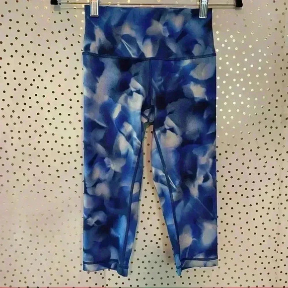 Lululemon Blue Tie Dye Capris - Picture 1 of 10